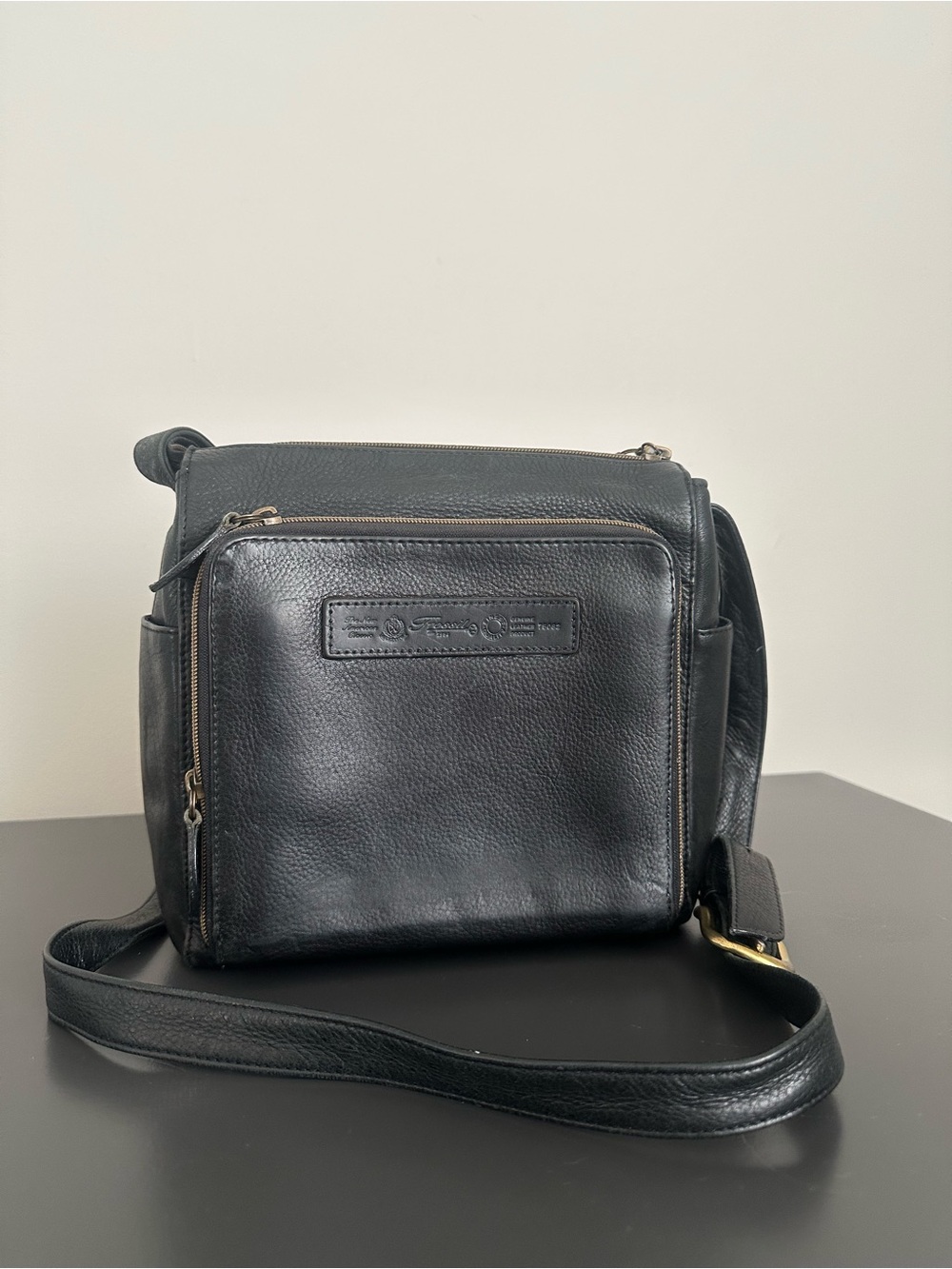 Vintage Fossil Black Leather Multi-Pocket Crossbody Bag